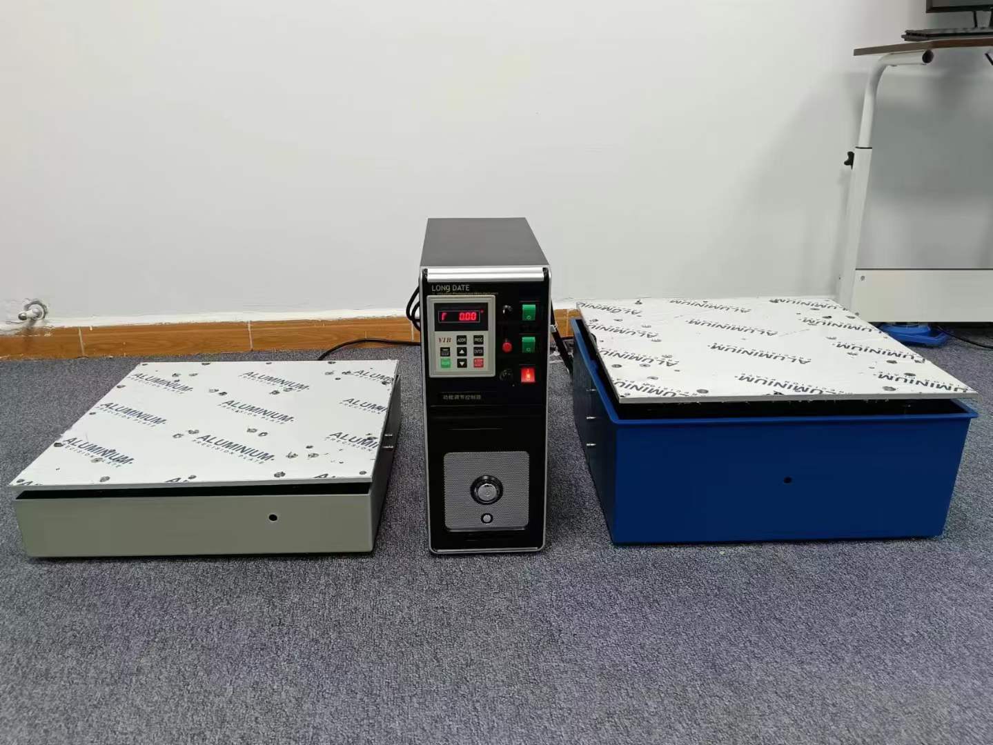 電磁式（shì）振動台分體式