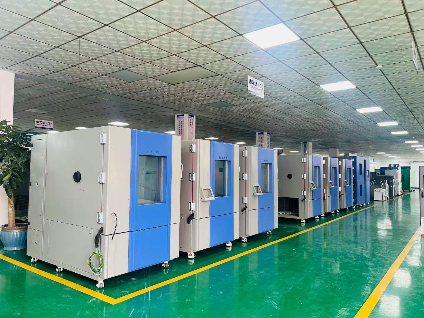 大（dà）型高低溫循環檢（jiǎn）測機