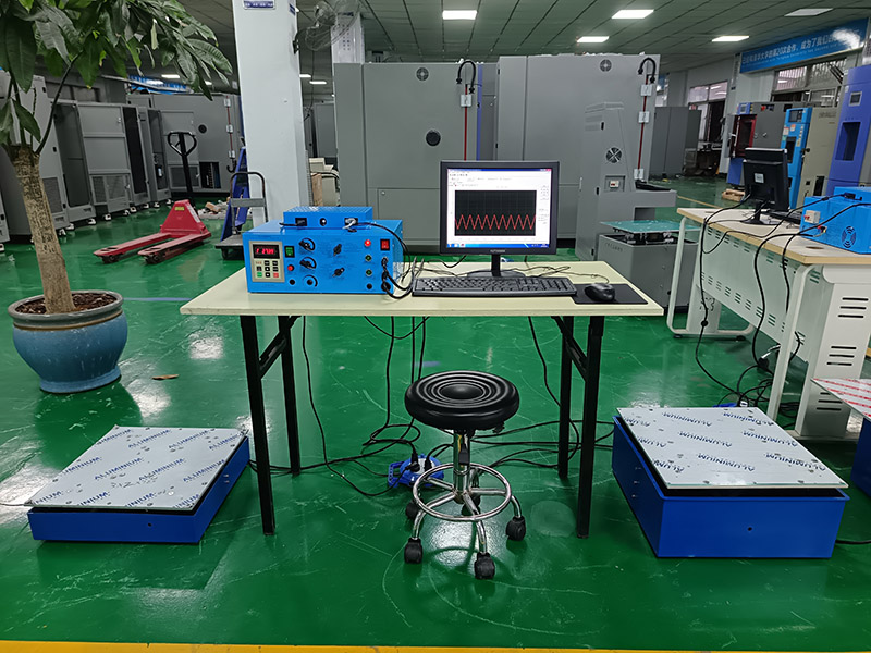 電磁式振動台三軸一體機