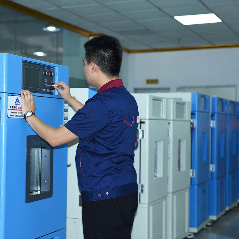 可程（chéng）式恒溫恒濕試驗箱